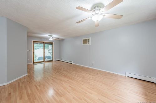 13 Bobwhite Trl, Gales Ferry CT  06335-2002 exterior