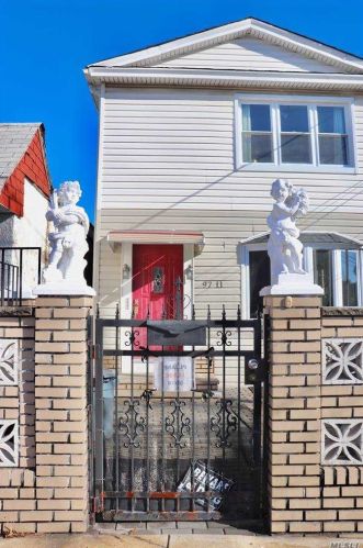 97-11 Cresskill Pl, Jamaica, NY 11435-4433