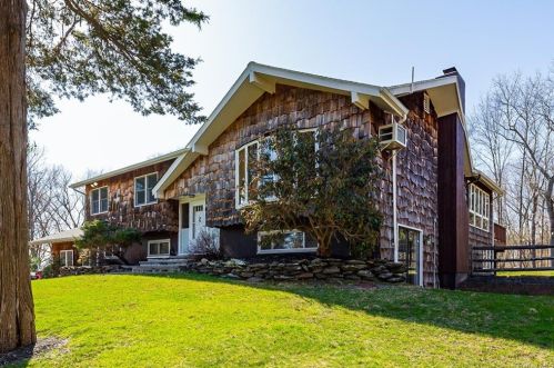 33 Gail Ln, Poughquag NY  12570-5034 exterior