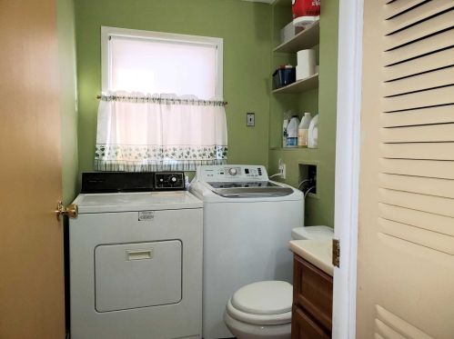 4 Fairfax Rd, Fishkill NY  12524-1413 exterior