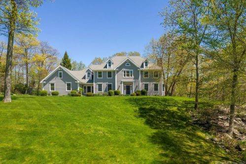 14 Kimberly Ct, Ridgefield, CT 06877-2928