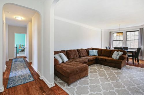 178 Garth Rd, Scarsdale, NY 10583-3802