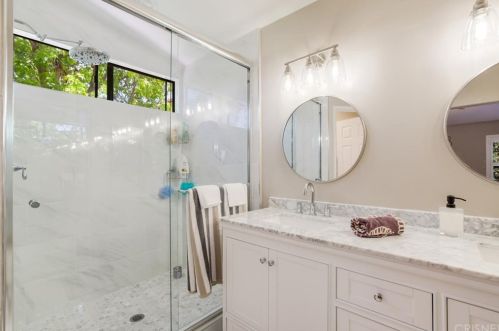 372 Turin St, Calabasas CA  91377-5527 exterior