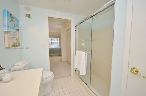 14528 Balgowan Rd, Hialeah FL  33016-6436 exterior