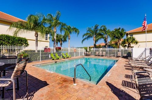 7831 Clemson St, Naples FL  34104-5347 exterior