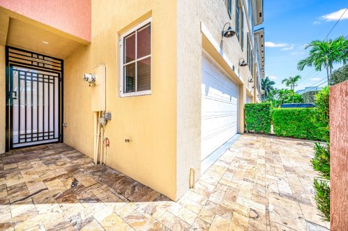 62 7th Ave, Delray Beach FL 33483-5431 exterior
