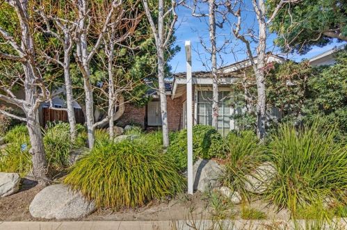 7881 Roper St, Long Beach, CA 90808-4453