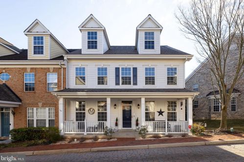 13773 Ulysses St, Woodbridge, VA 22191-5412