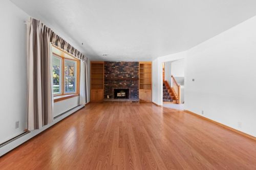 1929 Sylvan Dr, Green Bay, WI 54313-4824