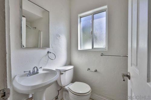 981 Lincoln Ave, El Cajon CA  92020-6426 exterior