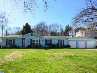 90 Young St, Easton, PA 18042-9726