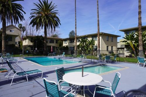 5309 Cahuenga Blvd, North Hollywood CA  91601-3435 exterior