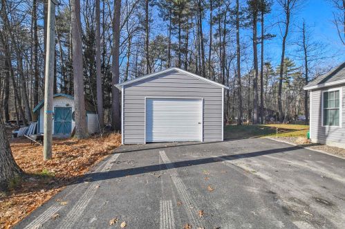 214 Chases Grove Rd, Derry NH  03038-5836 exterior
