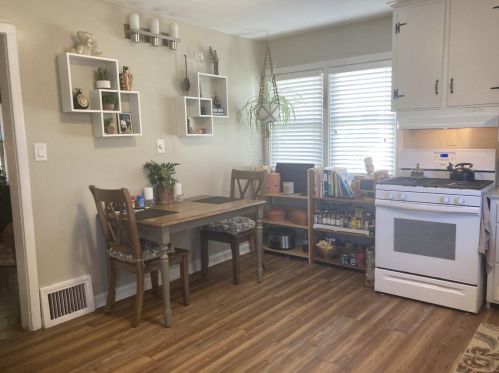 932 Roscoe St, Green Bay, WI 54304-3464