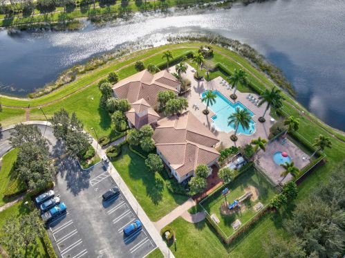6625 Old Farm Trl, Boynton Beach, FL 33437-7903