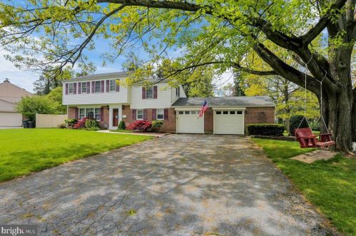 418 Blacklatch Ln, Camp Hill PA  17011-8414 exterior
