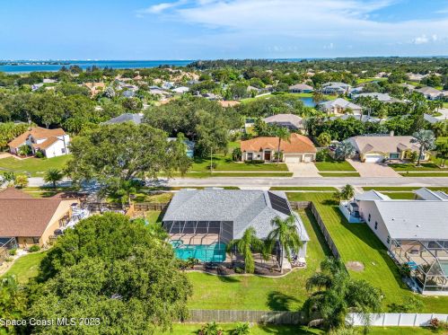 816 Brookstone Dr, Merritt Island FL  32952-4141 exterior