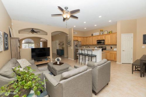 628 Stottler Dr, Gilbert AZ 85296-8387 exterior