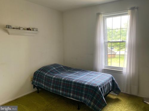 2037 Harbour Dr, Palmyra NJ  08065-1117 exterior