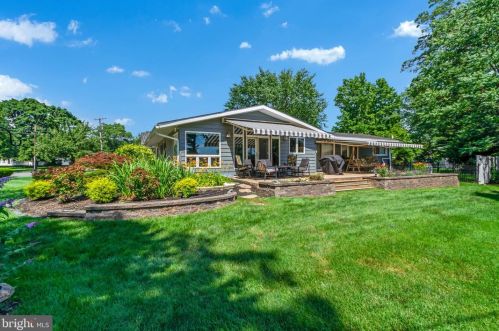 1014 Thomas Ave, Riverton NJ  08077-2321 exterior