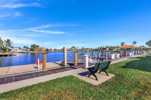 537 Seaview Ct, Marco Island, FL 34145-2610