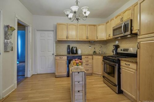 152 Urban St, Mount Vernon NY  10552-3211 exterior