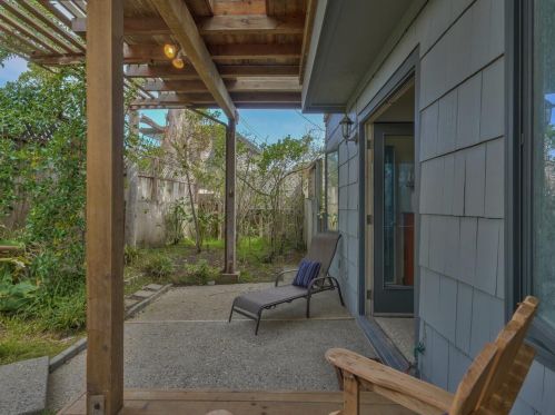 1136 Beacon Ave, Del Monte Park CA  93950-2106 exterior