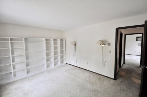 111 Coburn Woods, Nashua NH  03063-2855 exterior