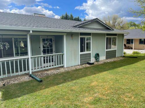 17860 Lake Forest Dr, Lake Wildwood, CA 95946-9454