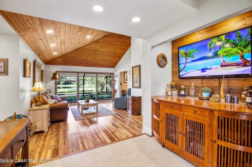 3605 Indian Riv Dr, Cocoa FL 32926-8704 exterior