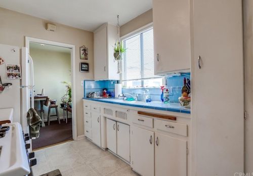 70 Roycroft Ave, Long Beach CA  90814-1822 exterior