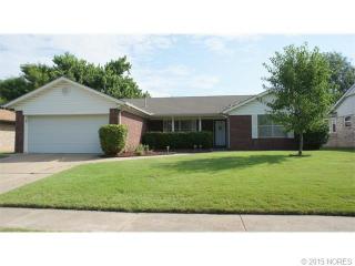 9649 27th St, Tulsa, OK 74129-7015