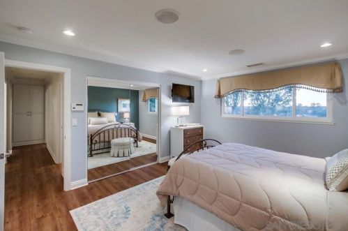 7060 Dennison St, San Diego CA 92122-2431 exterior