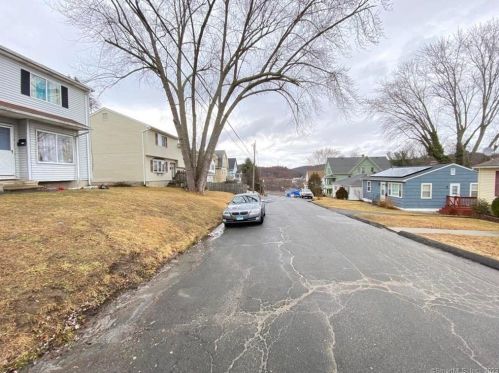 161 Monmouth Ave, Waterbury, CT 06704-1428