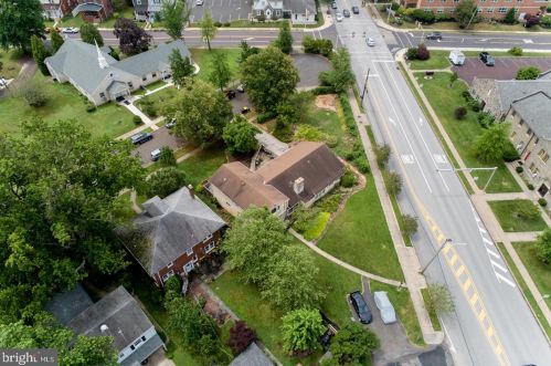 11 Elm Dr, Lansdale, PA 19446-2633