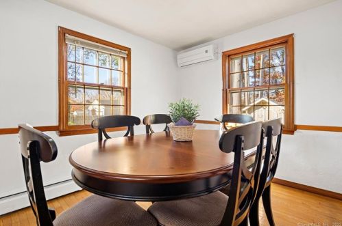 542 Forest St, Hartford CT  06118-2035 exterior