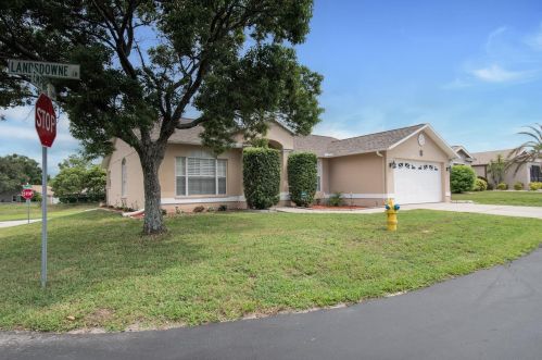 7707 Landsdowne Ln, New Port Richey, FL 34654-5863