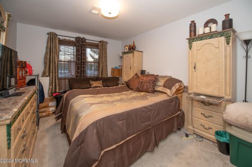 182 Esmeralda Ct, Bricktown NJ  08724-7106 exterior