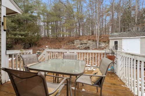 10 Lorri Rd, Derry NH  03038-4112 exterior