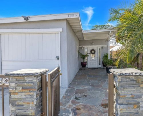 1308 34th St, Long Beach, CA 90810-2548