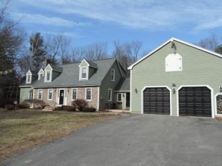 65 Crestwood Dr, Danville, NH 03819-3206