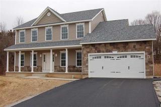 29 Thoroughbred Cir, Beckers Corners, NY 12158-1433