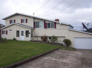 185 18th St, Winchester Bay, OR 97467-1201