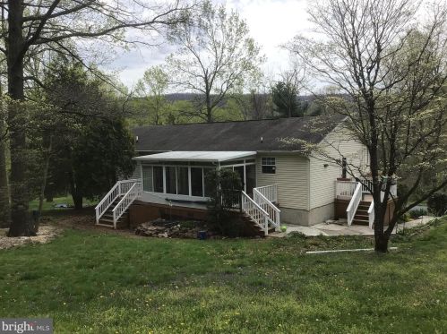 2 Arlene Trl, Charnita, PA 17320-8030