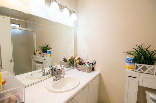 512 Mount Everest Ct, Modesto CA  95358-6316 exterior