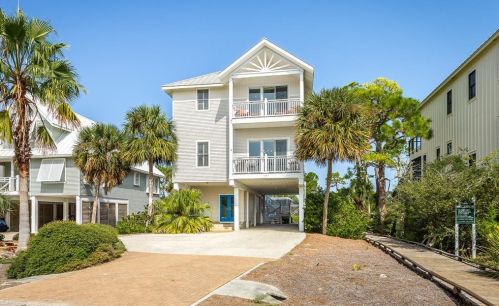 1637 Wayfarers Ct, Saint George Island, FL 32328-3124