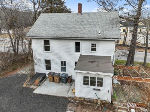 46 Boston Post Rd, East Lyme CT  06333-1705 exterior