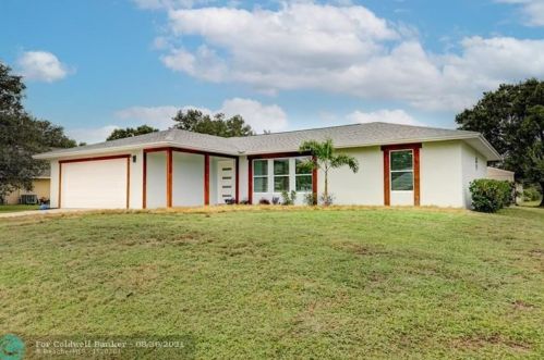 189 Fairview Ave, Fort Pierce FL  34983-3052 exterior