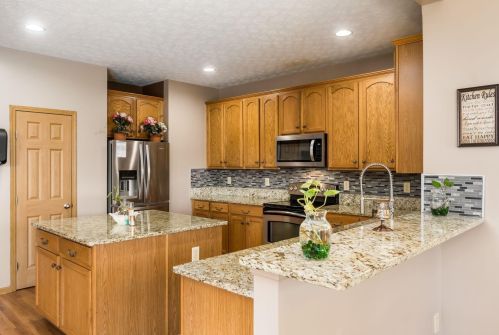 376 Enos Loomis St, Pataskala OH  43062-8160 exterior