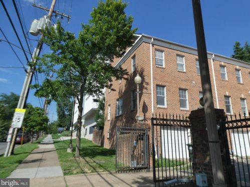 883 Barnaby St, Washington, DC 20032-3955